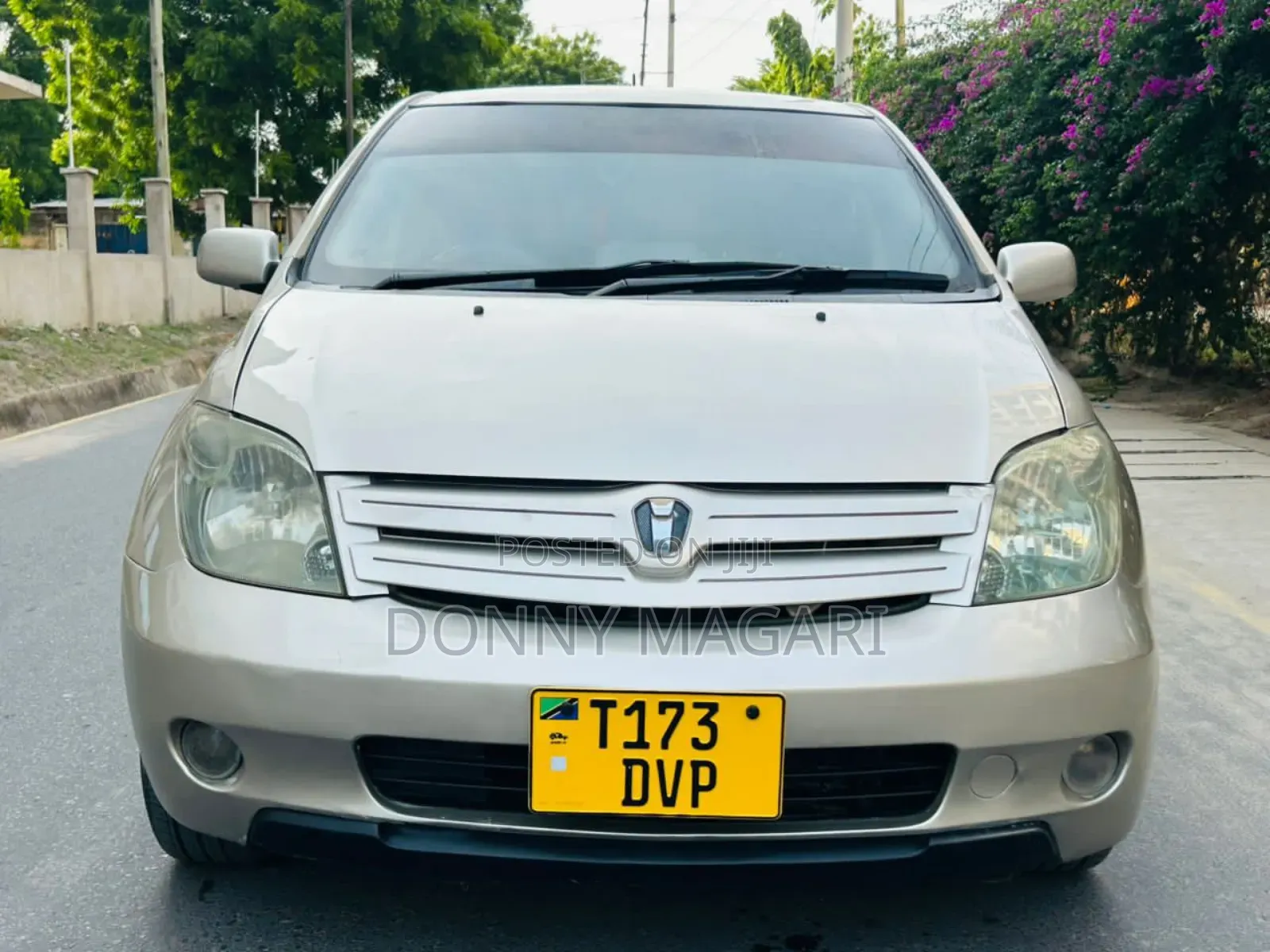 Toyota IST 2005 Silver