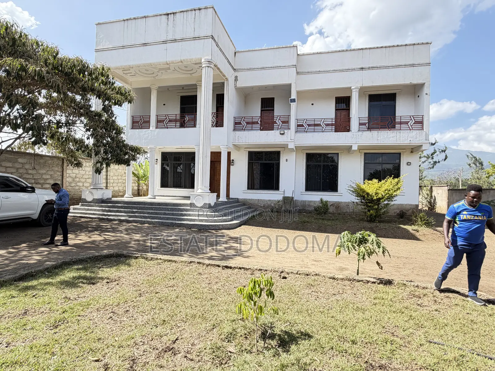 4bdrm Mansion in Tengeru Doluti, Arusha for sale