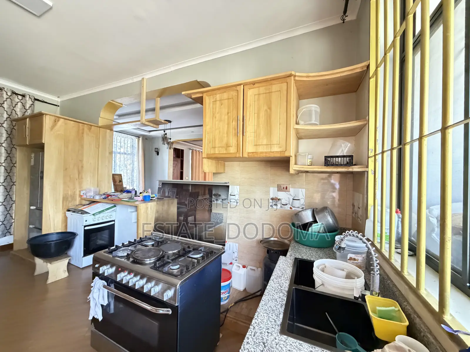 4bdrm Mansion in Tengeru Doluti, Arusha for sale