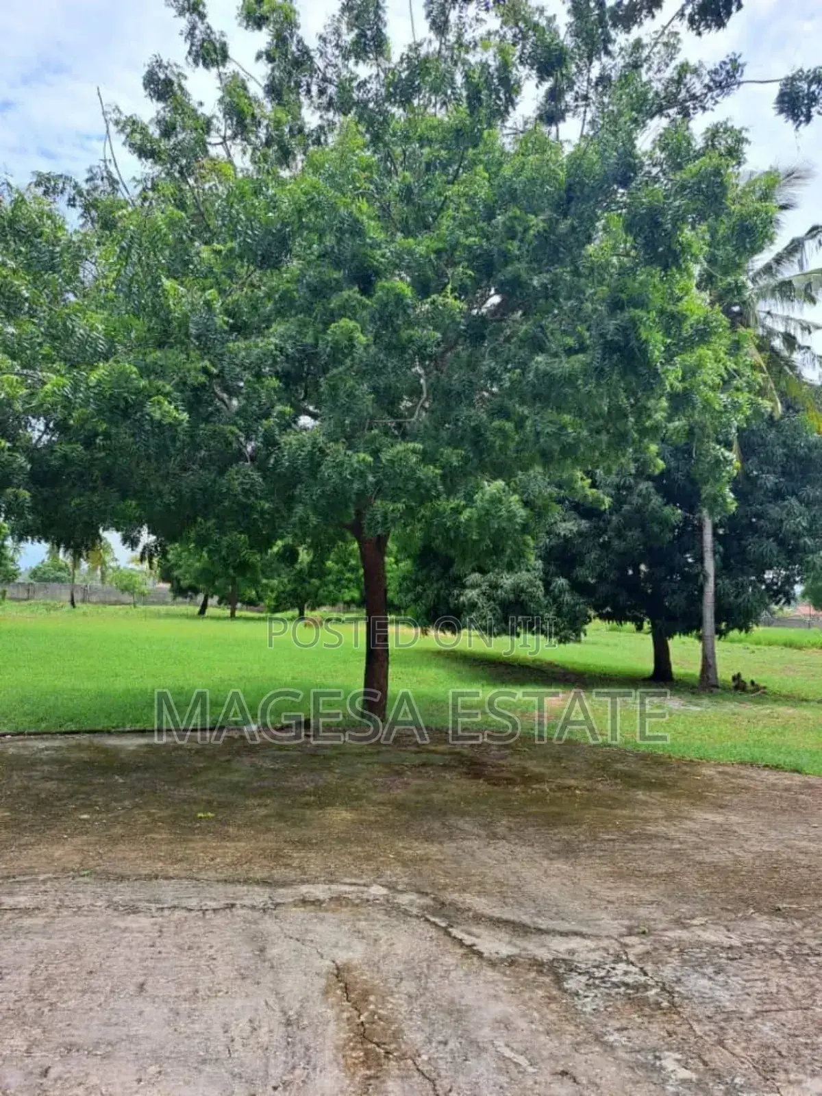 5bdrm House in Kigamboni Kibugumo for sale