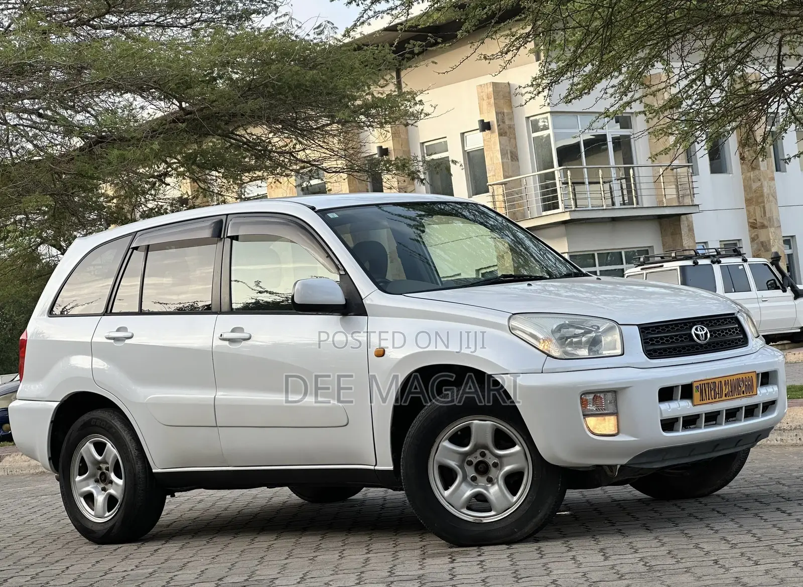 Toyota RAV4 2001 White