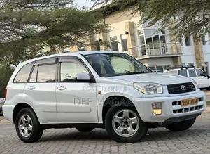 Toyota RAV4 2001 White