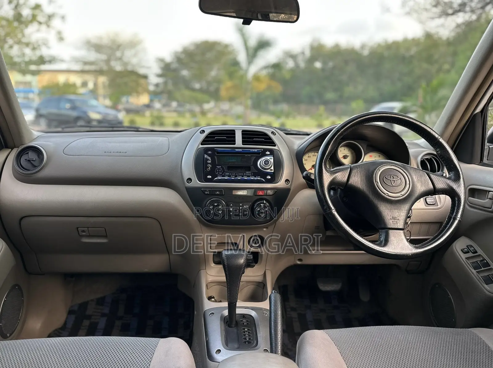 Toyota RAV4 2001 White