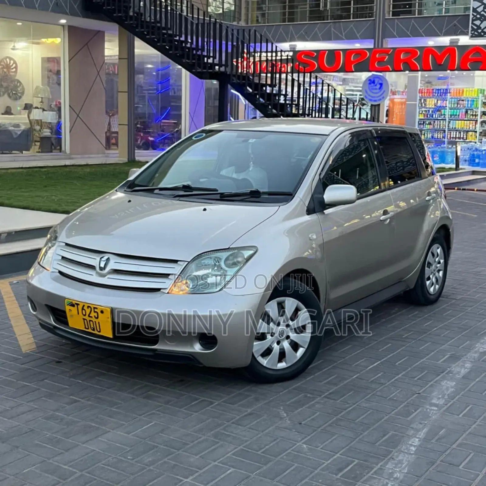 Toyota IST 2004 Silver