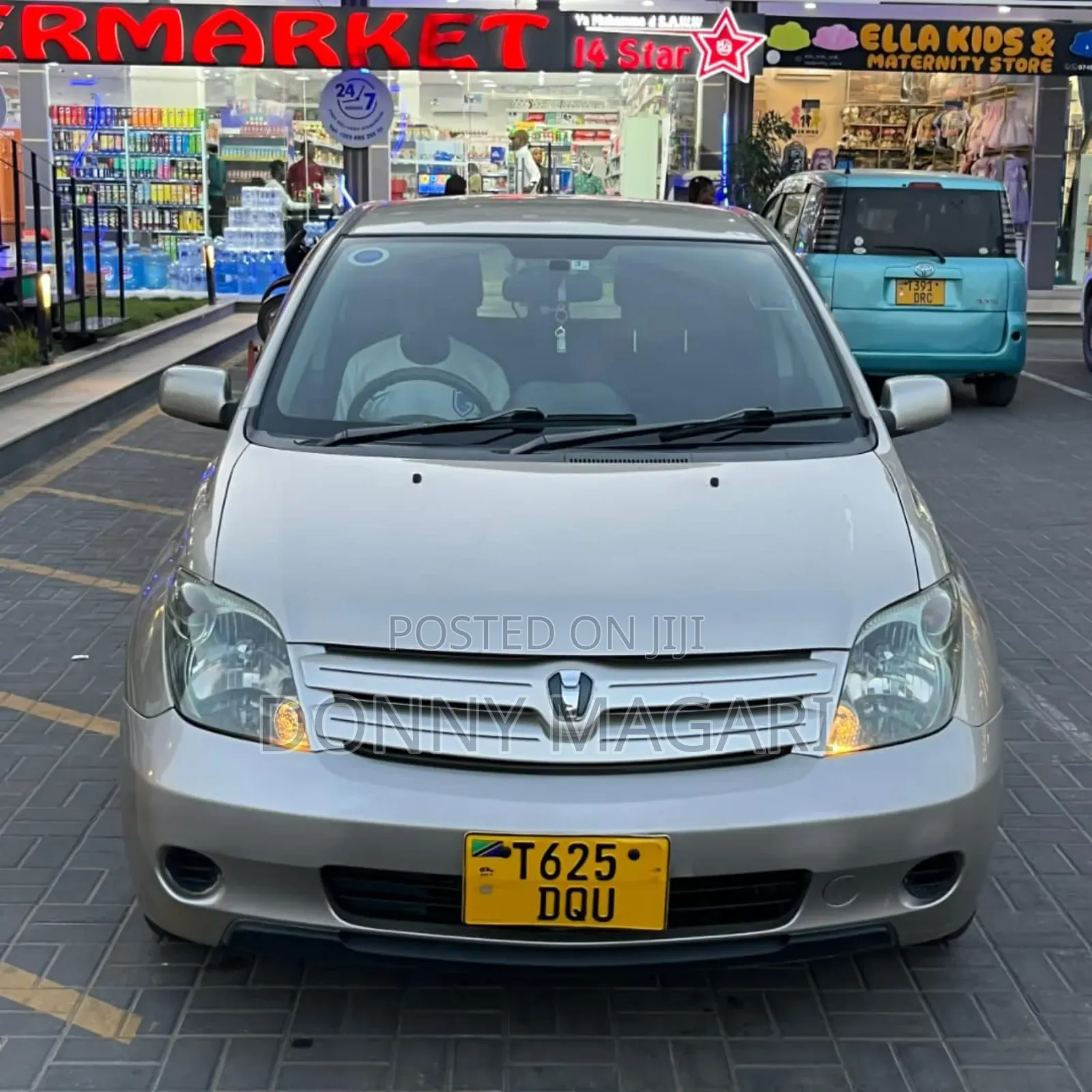 Toyota IST 2004 Silver