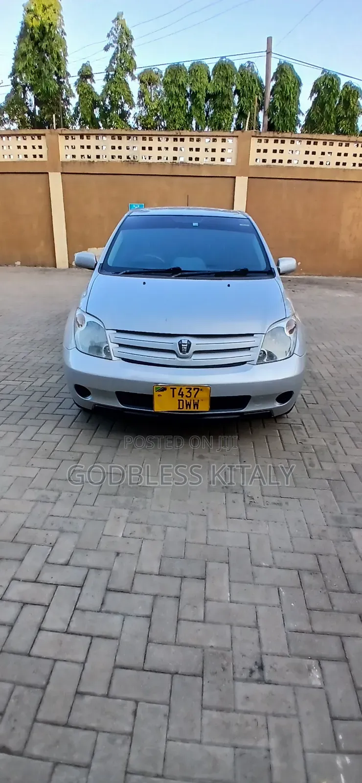Toyota IST 2004 Silver