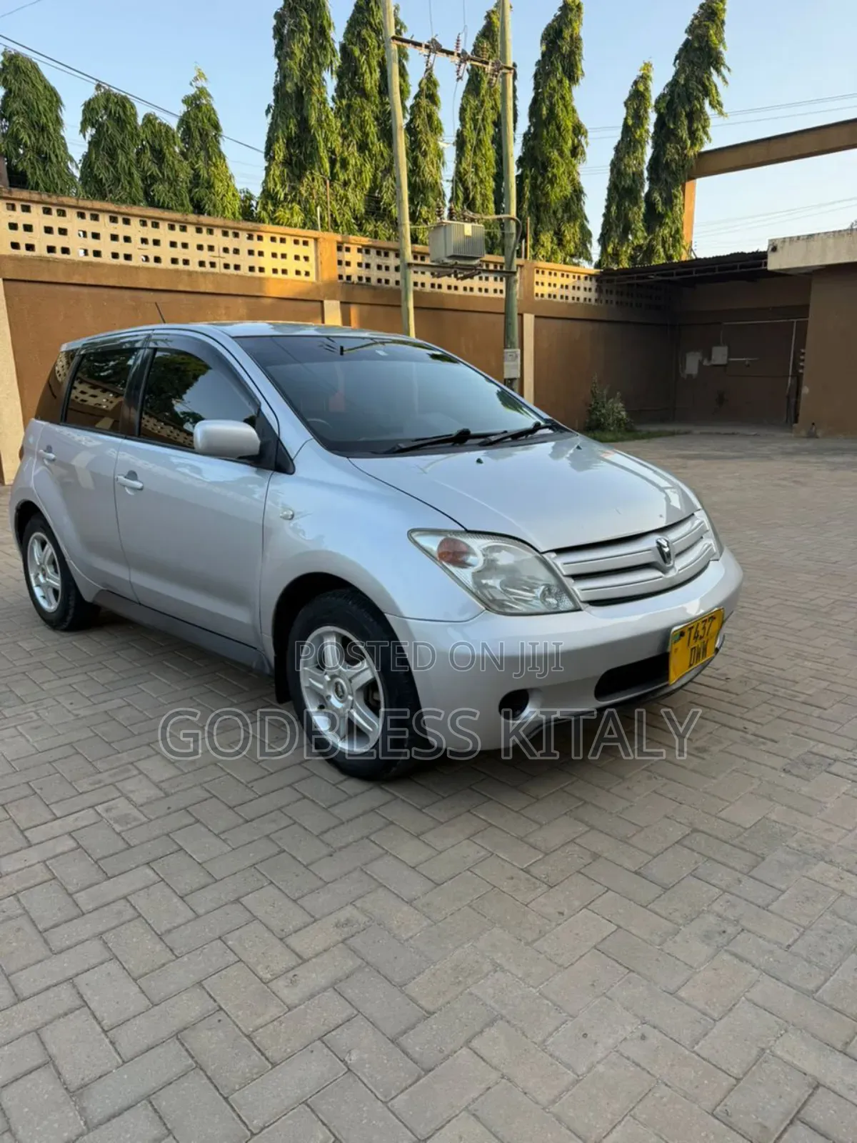 Toyota IST 2004 Silver