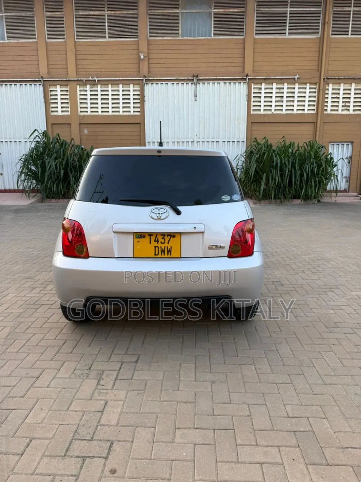 Toyota IST 2004 Silver