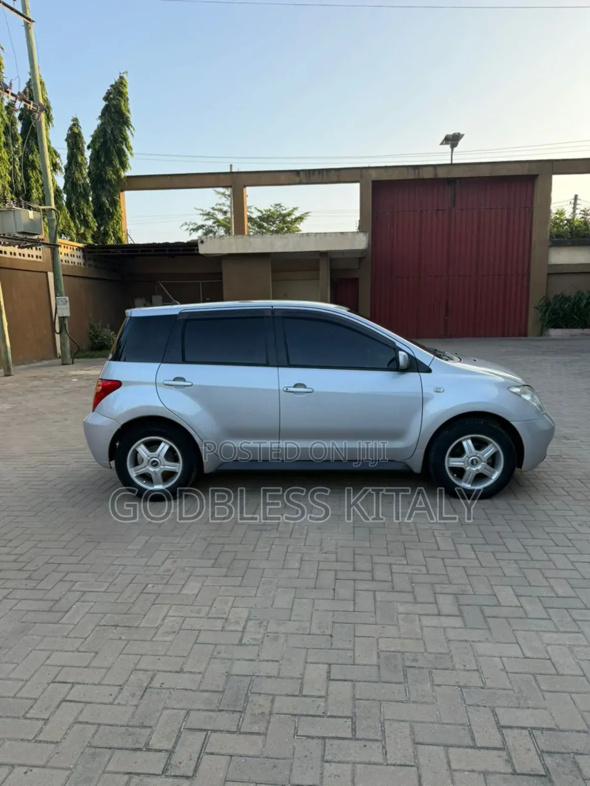 Toyota IST 2004 Silver