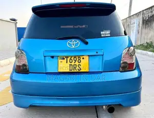 Toyota IST 2004 Blue