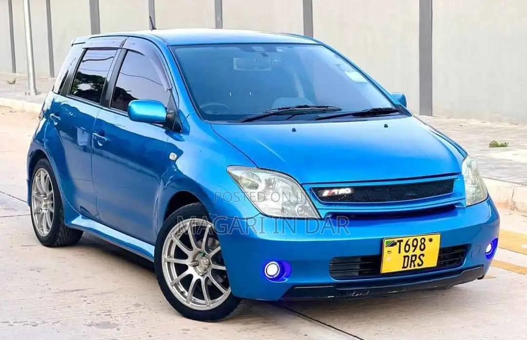 Toyota IST 2004 Blue
