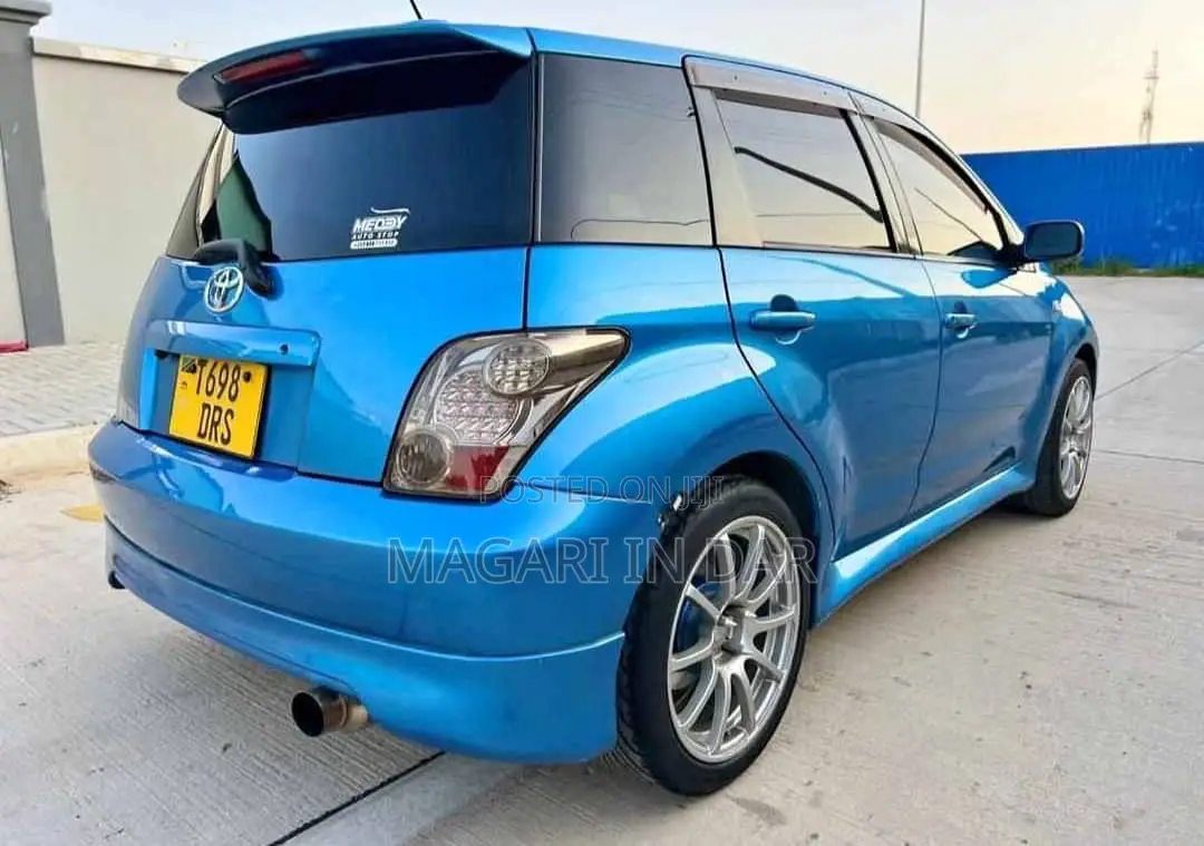 Toyota IST 2004 Blue
