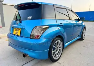 Toyota IST 2004 Blue