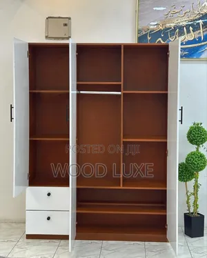 Wardrobe Woodluxe