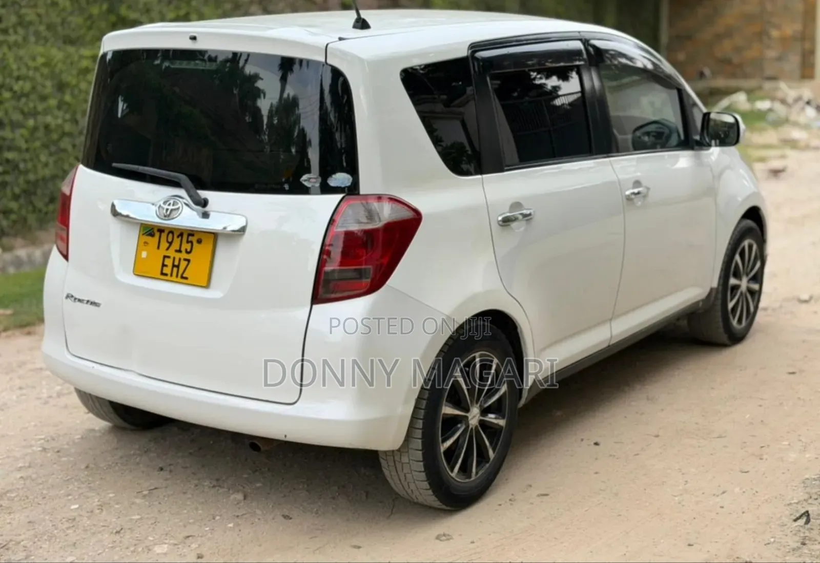 Toyota Ractis 1.3 FWD 2008 White