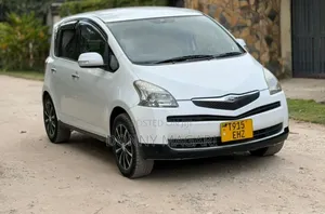 Toyota Ractis 1.3 FWD 2008 White
