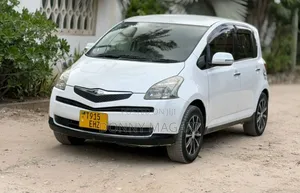 Toyota Ractis 1.3 FWD 2008 White
