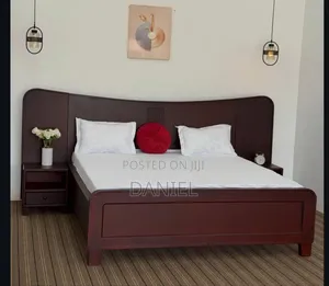 Kitanda 5*6 Full Mbao Na Bedside Mbili Na Godoro