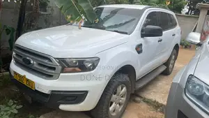 Ford Everest 2019 White