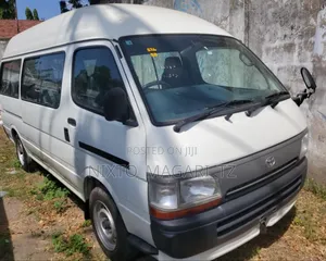 Toyota HiAce 2002 White