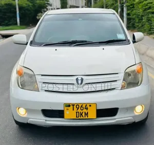 Toyota IST 2006 White