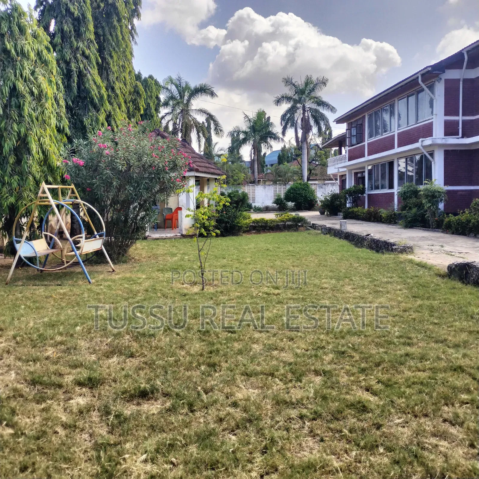 7bdrm House in Mbezibeach Kwa for sale