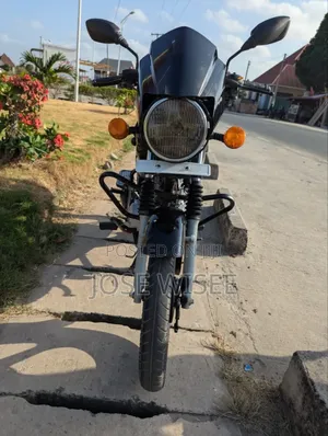 TVS HLX 125 2025 Black