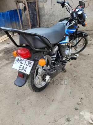 TVS HLX 125 2025 Black