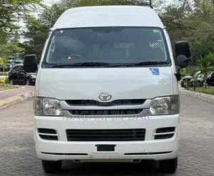 Toyota HiAce 2008 White