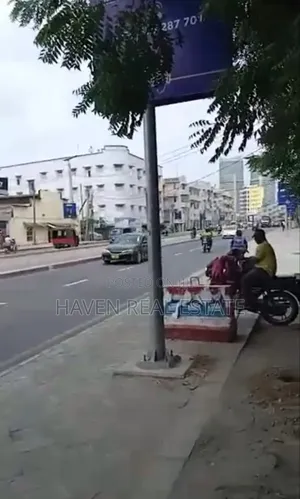 Viwanja Vitatu Vinauzwa Kariakoo