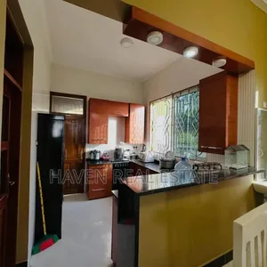 6bdrm House in Kinyerezi for sale