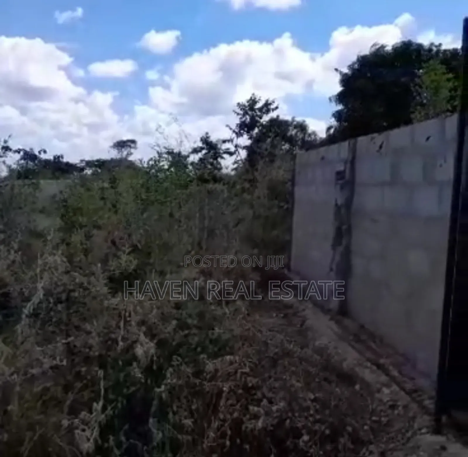 *Eneo La Ekari 3 Zenye Fence Linauzwa Msanga Zalala, Chanika*