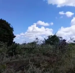 *Eneo La Ekari 3 Zenye Fence Linauzwa Msanga Zalala, Chanika*