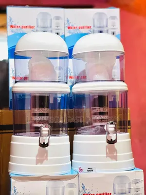 Gravity-Fed Mineral Water Purifier or Filter Pot