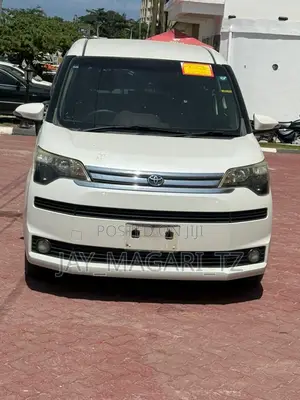 Toyota Spade 2014 White