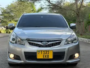 Subaru Legacy 2010 Silver
