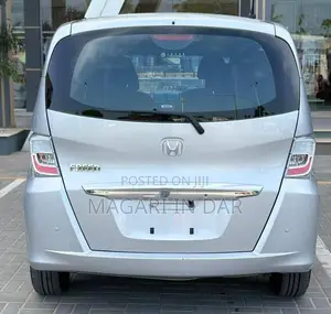Honda Freed 2013 Silver