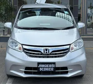 Honda Freed 2013 Silver