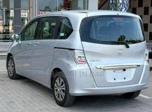Honda Freed 2013 Silver