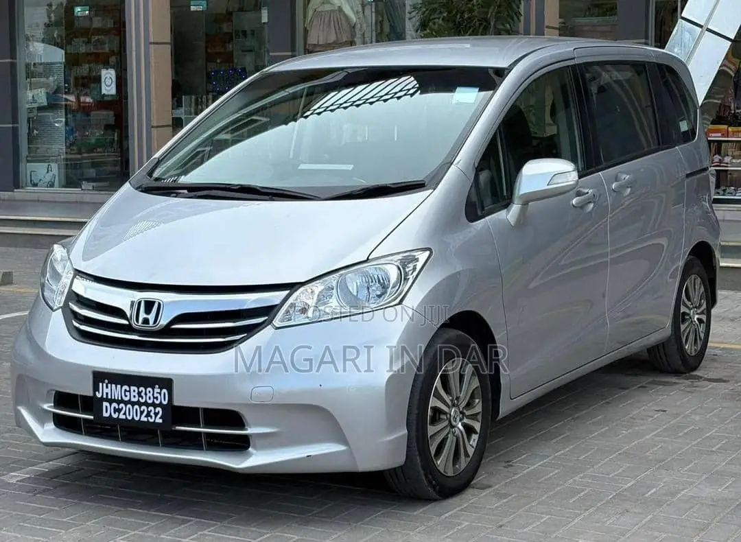 Honda Freed 2013 Silver