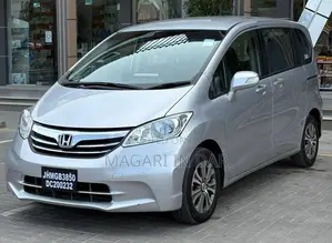 Honda Freed 2013 Silver