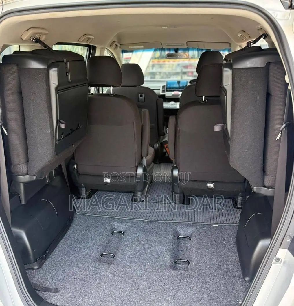 Honda Freed 2013 Silver