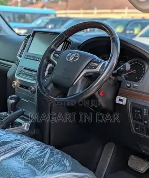 Toyota Land Cruiser 2021 White