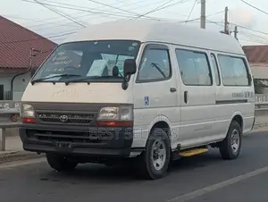 Toyota HiAce 2003 White