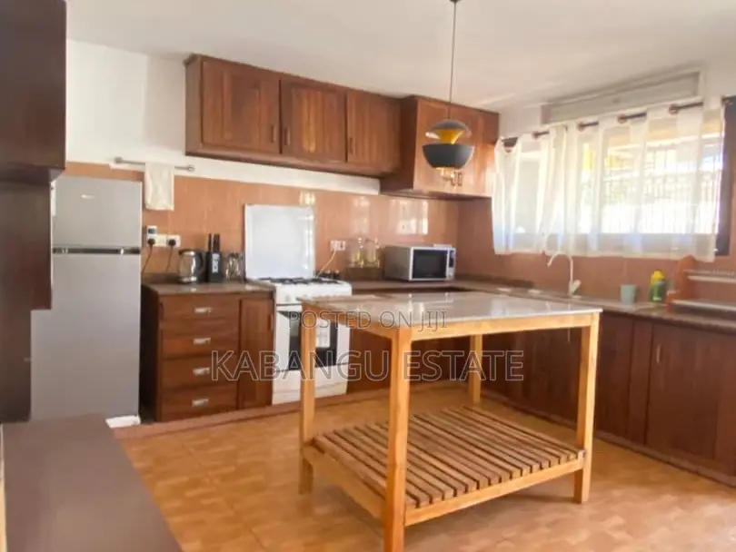 Furnished 4bdrm House in Ada Estate for rent