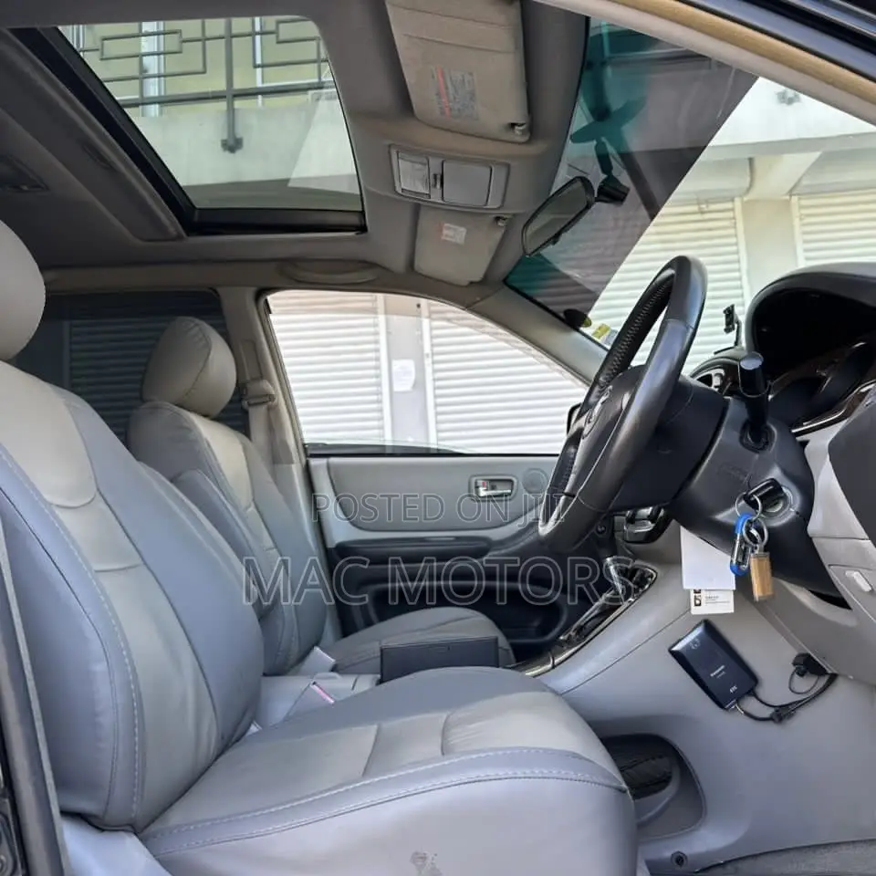 Toyota Kluger 2002 Black