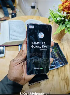Samsung Galaxy S10e 128 GB Red