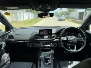 Audi Q5 2018 Black