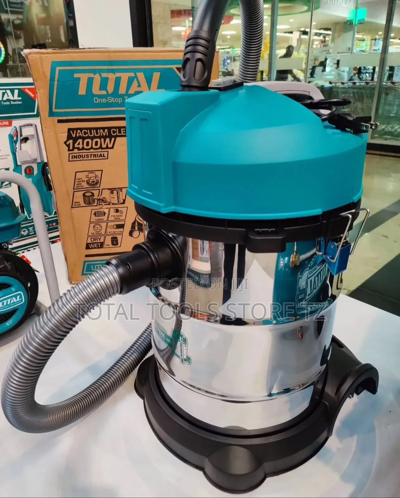 Total Vaccum Cleaner 30l