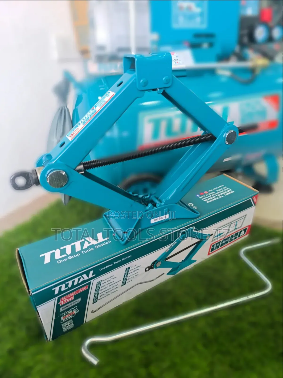 Total Scissors Jack 2 Tone